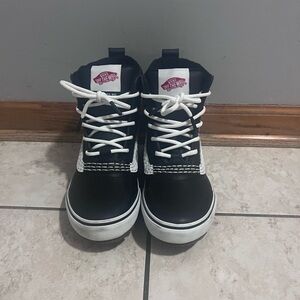 Vans MTE Standard Mid Waterproof Boots Woman